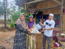 Pemerintah Desa Cipeundeuy Berikan Bantuan Kepada Warga Korban Angin Puting Beliung