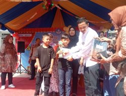 Pemberian Apresiasi Bagi Siswa Yang Berprestasi Di SDN 02 Cipeundeuy
