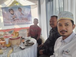 SEKDES Cipeundeuy Mengantar Seserahan Pernikahan Warganya