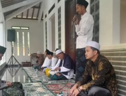 Sekretaris Desa Cipeundeuy, Bapak Tomi Hardiwijaya, S.Pd., Menghadiri Acara Penjemputan Warga yang Lulus dari Pesantren