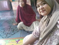 Kepala Desa Cipeundeuy, Ibu Feni Permatasari, S.Pd Melakukan Takziah di Kampung Curug