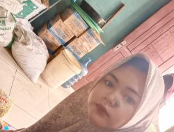 Kepala Desa Cipeundeuy, Ibu Feni Permatasari, S.Pd, Melakukan Takziah di Kampung Gintung