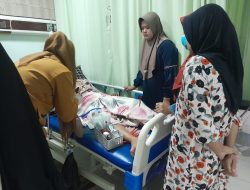 Kepala Desa Cipeundeuy Jenguk Warga Kampung Gintung di RSUD Malingping