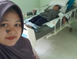 Kepala Desa Cipeundeuy Jenguk Warga Kampung Cipinang di RSUD Malingping