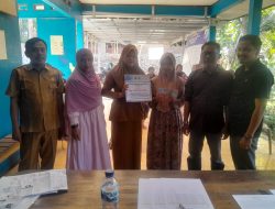 Pemerintah Desa Cipeundeuy Salurkan BLT Dana Desa Tahap II Kepada 11 KPM