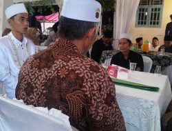 Kepala Desa Cipeundeuy Menghadiri Acara Pernikahan Di Desa Kapunduhan Kecamatan Cijaku