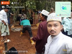 Sekretaris Desa Cipeundeuy Takziah Atas Meninggalnya Warga Kampung Curug