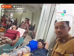 Sekretaris Desa Cipeundeuy Menjenguk Ketua RT yang Sedang Dirawat di Rumah Sakit Malingping